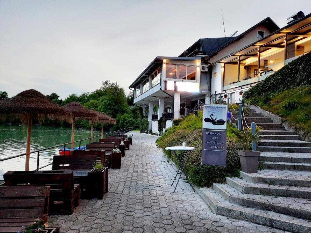 메드보데 Gostisce Jezero B&B 외부 사진